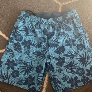 Men’s swim shorts